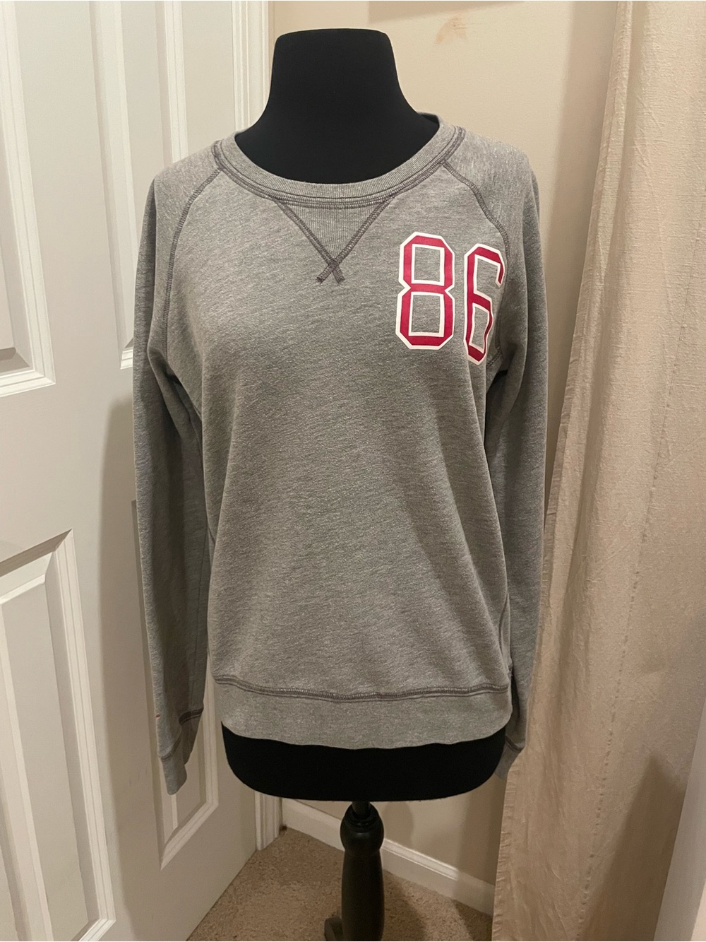 PINK Victoria's Secret Grey Crewneck Sweatshirt with Pink '86' Graphic